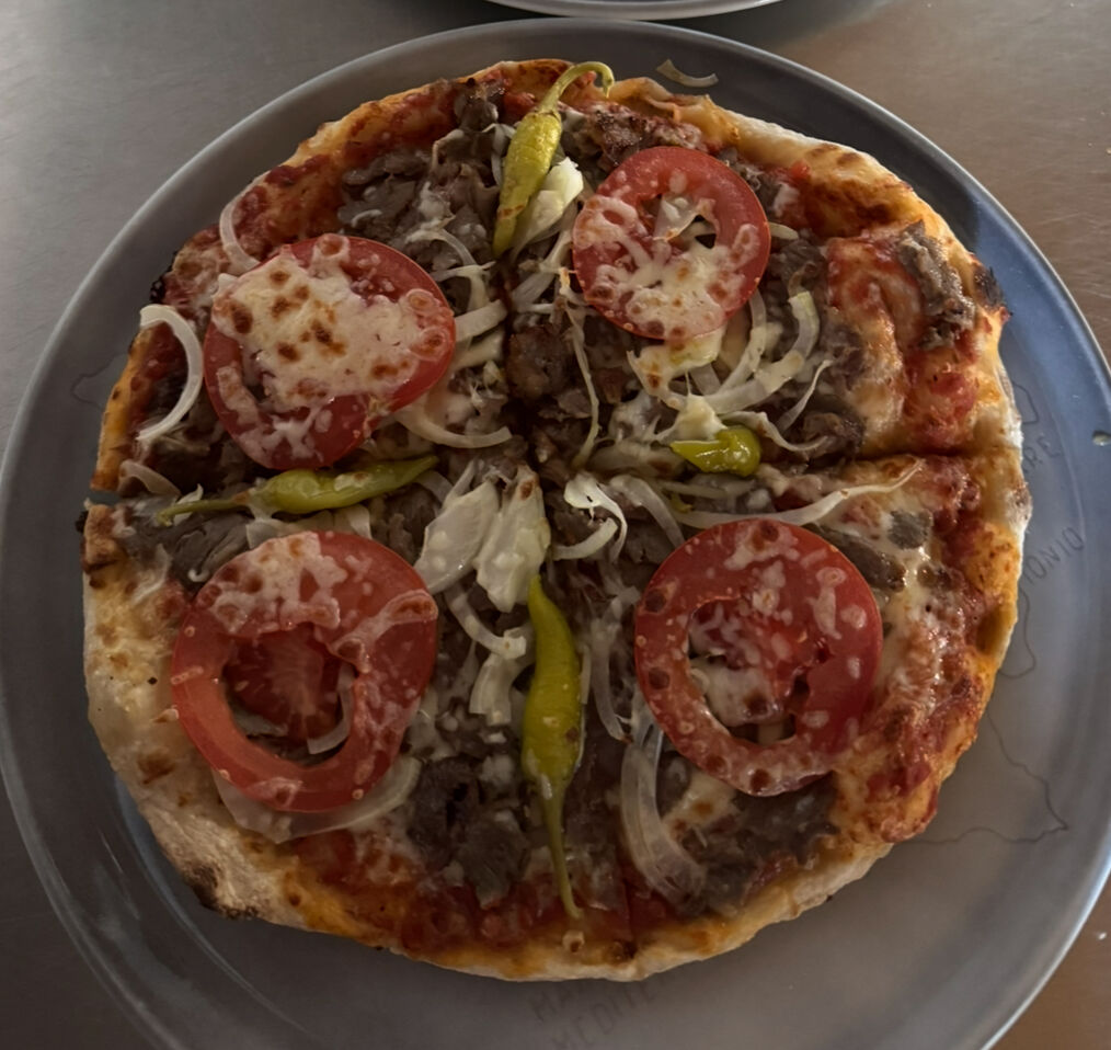 Herzhafte Pizza als Sortimentsteaser